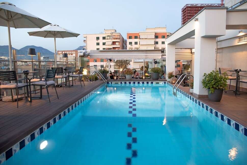 Hotel Mondial - Vlucht + hotel Tirana