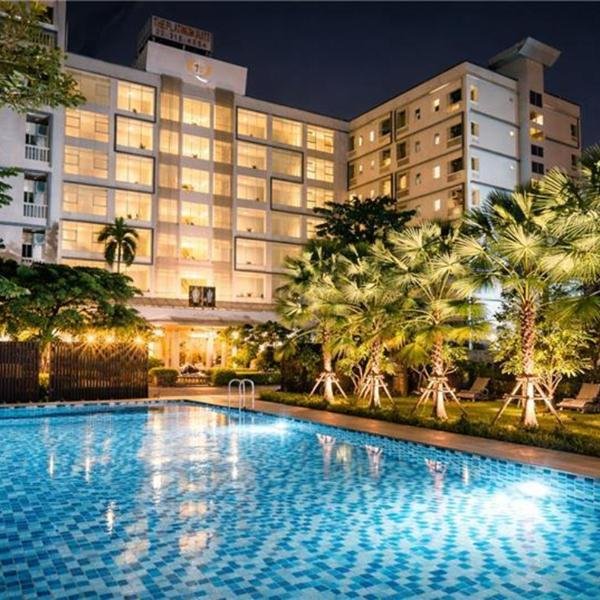 The Platinum Suites Bangkok by Dancenter