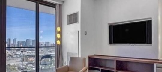 Justin's at Palms Place