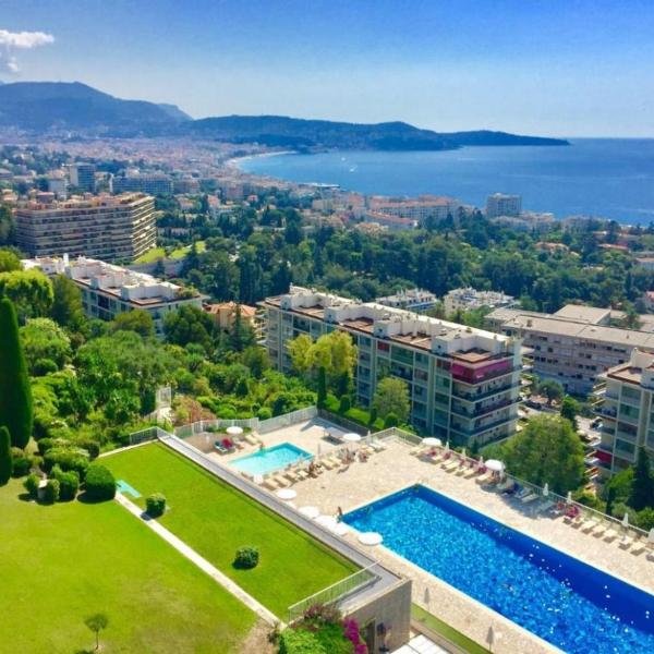 Studio in a luxury community