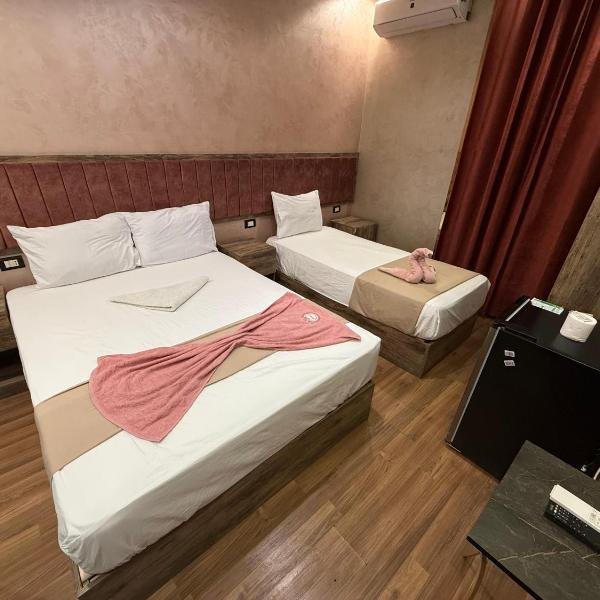 Cairo-Plaza, Calm Hotel