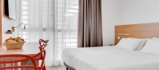 Residhotel Galerie Tatry - Vlucht + hotel Bordeaux