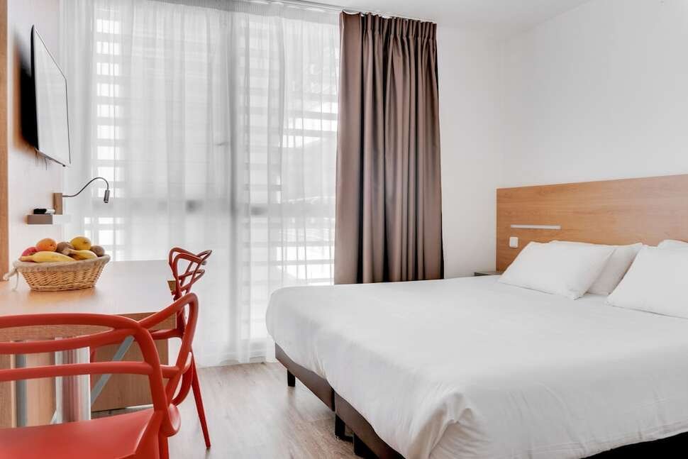 Residhotel Galerie Tatry - Vlucht + hotel Bordeaux