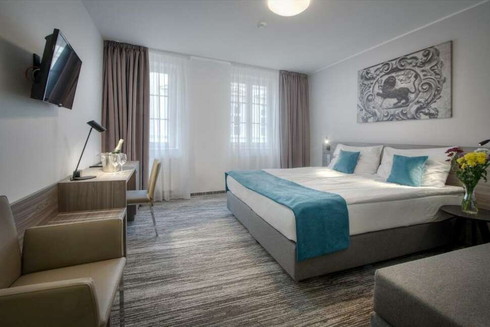 Hotel Pav - Vlucht + hotel Praag