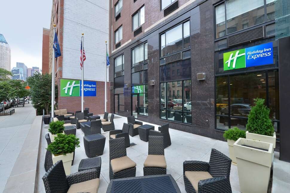 Holiday Inn Express Manhattan Midtown West - Vlucht + hotel New York City