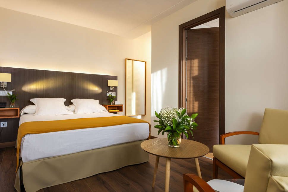 Hotel de Francia y Paris - Vlucht + hotel Cádiz