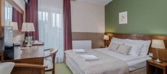 Yarden Aparthotel - Vlucht + hotel Krakau