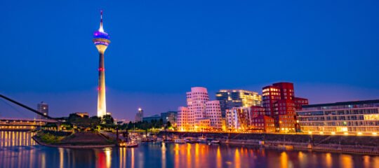 Voco Düsseldorf Seestern | Verken de stad op steenworp afstand van de Rijn