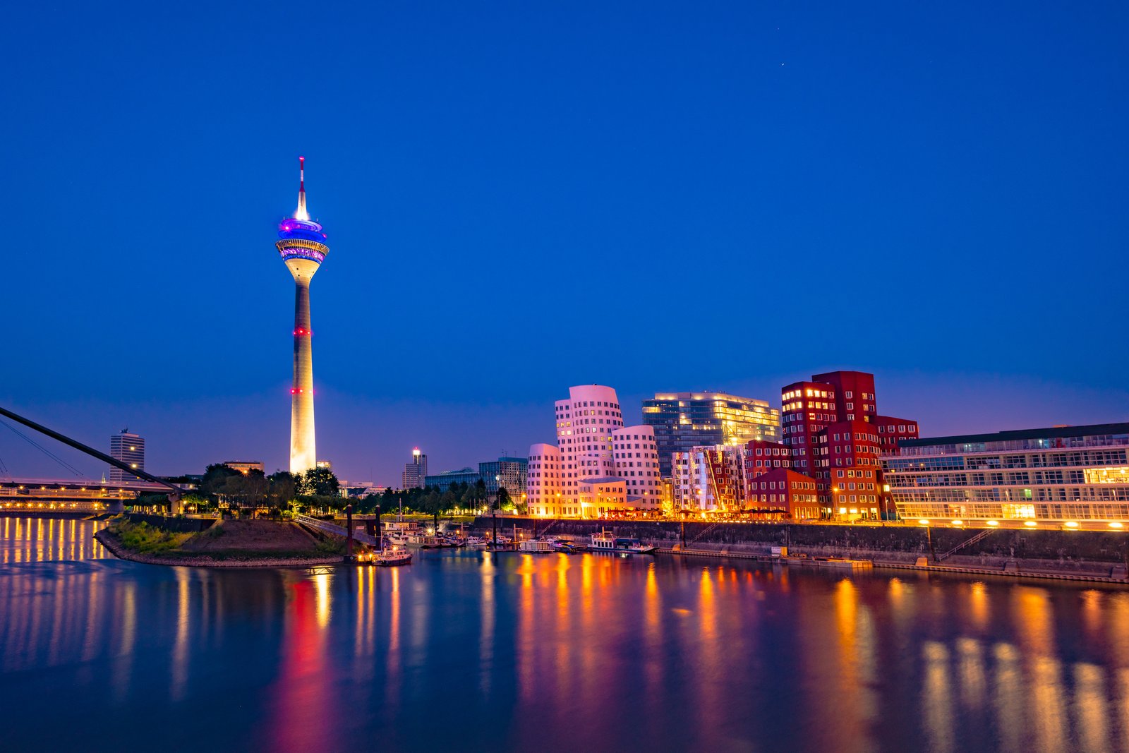 Voco Düsseldorf Seestern | Verken de stad op steenworp afstand van de Rijn