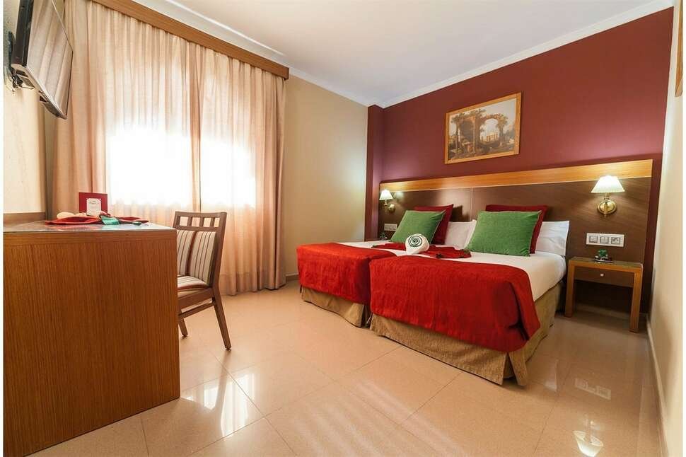 Regio 2 Hotel - Vlucht + hotel Cádiz