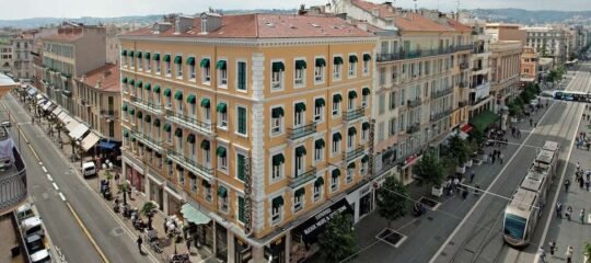 Hotel Univers - Vlucht + hotel Nice