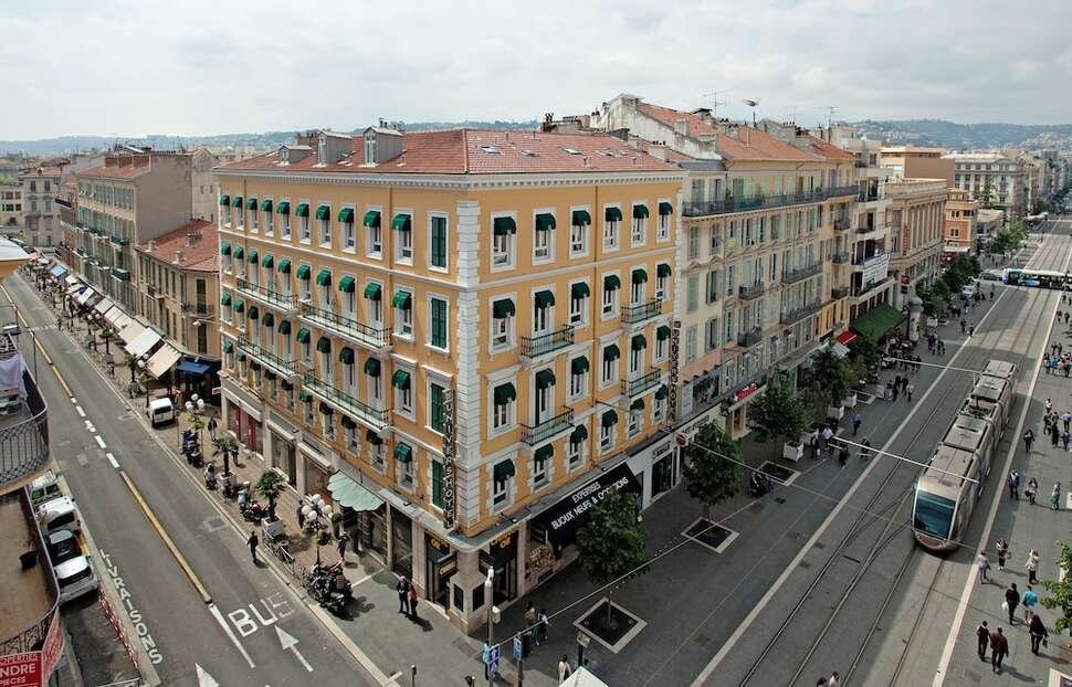 Hotel Univers - Vlucht + hotel Nice