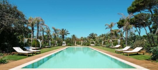 Sant'Efis Hotel - Vlucht + hotel Pula