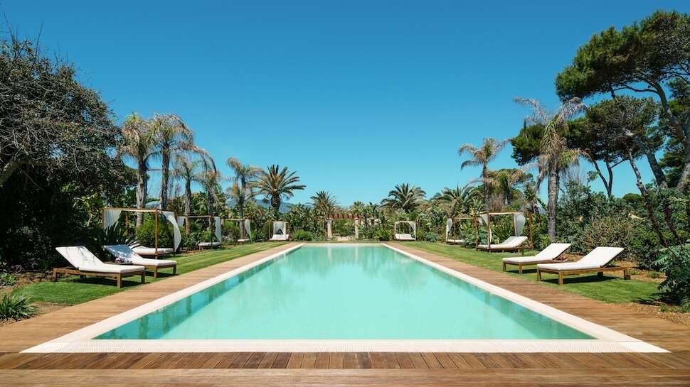 Sant'Efis Hotel - Vlucht + hotel Pula