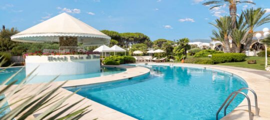 Hotel Baia di Nora - Vlucht + hotel Pula