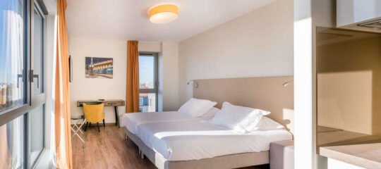 All Suites Appart Hotel Bordeaux Centre Gare - Vlucht + hotel Bordeaux