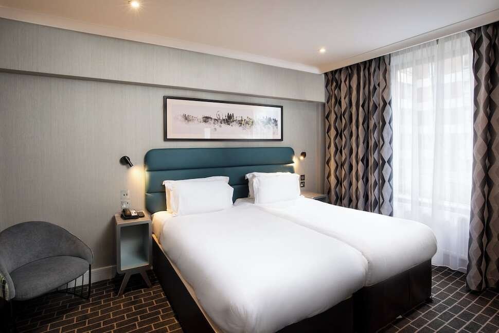City Sleeper at Royal National - Vlucht + hotel Londen