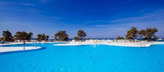 Zaton Holiday Resort Mobilehomes - Vlucht + hotel Zaton