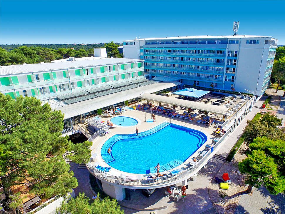 Hotel Pinija - Vlucht + hotel Petrcane