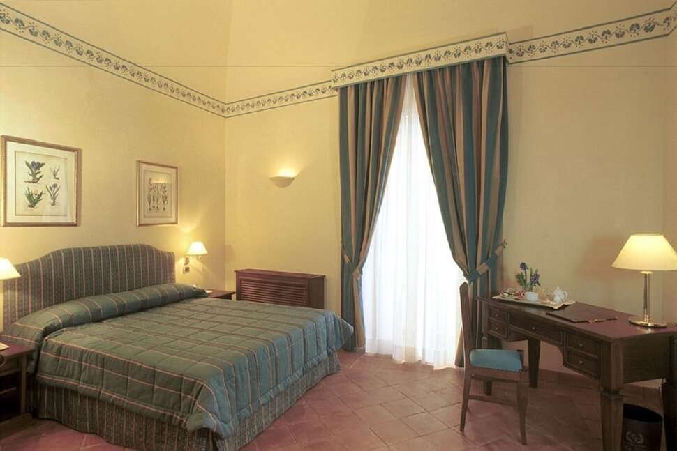 Hotel La Ville - Vlucht + hotel Catania