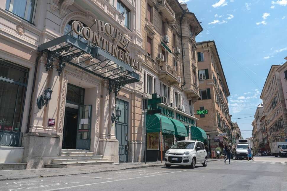 Continental Genova - Vlucht + hotel Genua