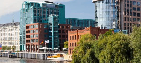 Hotel AMERON Berlin ABION Spreebogen Waterside - Trein + hotel