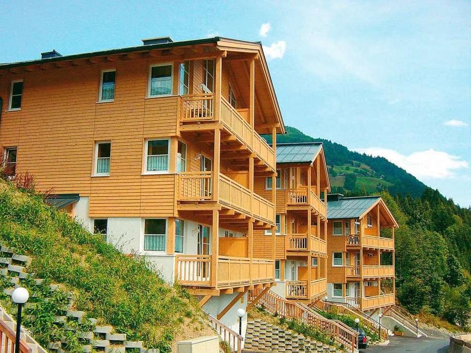 AlpenParks Appartementen & Ferienresort Rehrenberg - Vlucht + hotel Viehhofen