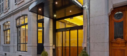 Swiss Luxury Appartementen - Vlucht + hotel Genève