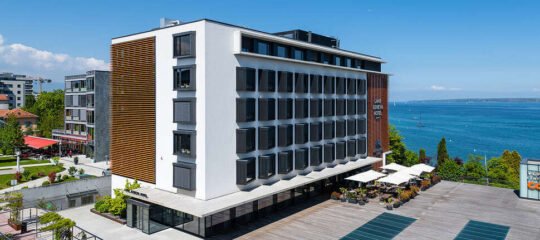 Lake Geneva Hotel - Vlucht + hotel Versoix