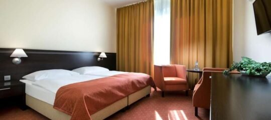 Hotel Tatra - Vlucht + hotel Bratislava