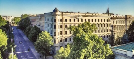 Grand Poet Hotel - Vlucht + hotel Riga