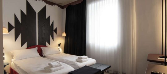 Bazaar Hotel - Vlucht + hotel Tirana
