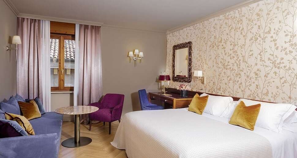 Hotel Accademia - Vlucht + hotel Verona