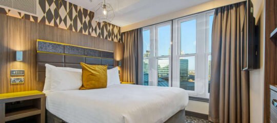 Roomzzz Manchester Victoria - Vlucht + hotel Manchester