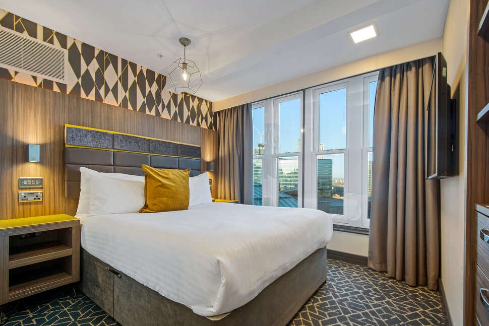 Roomzzz Manchester Victoria - Vlucht + hotel Manchester