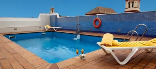 Hotel San Gil - Vlucht + hotel Sevilla