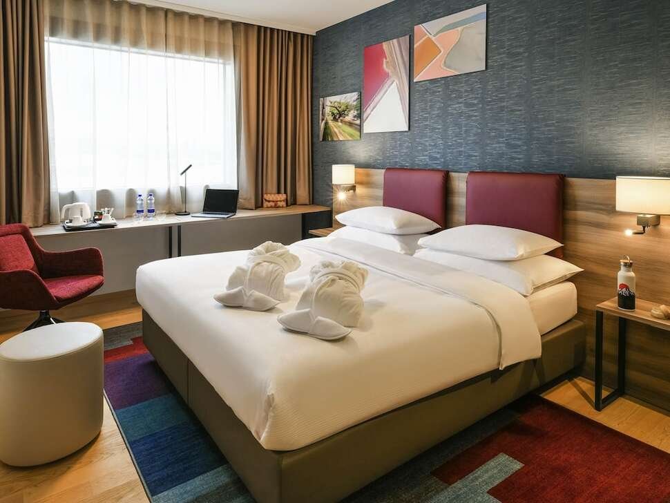 Mercure Geneva Airport - Vlucht + hotel Meyrin