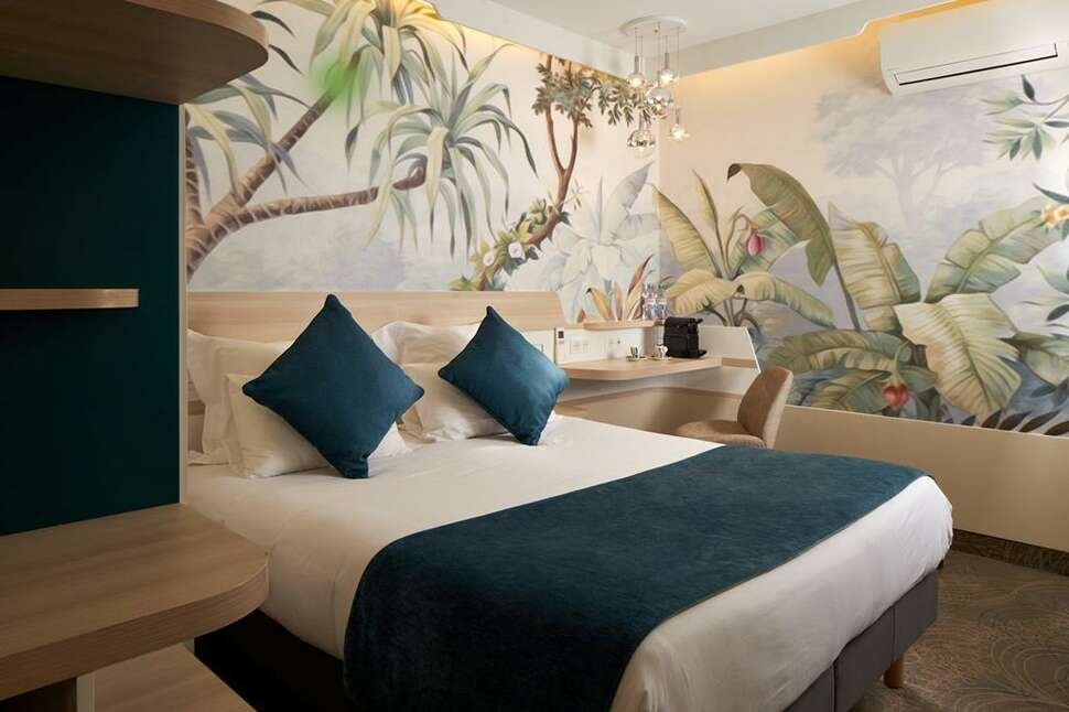 Hotel Apolonia Montmartre - Vlucht + hotel Parijs