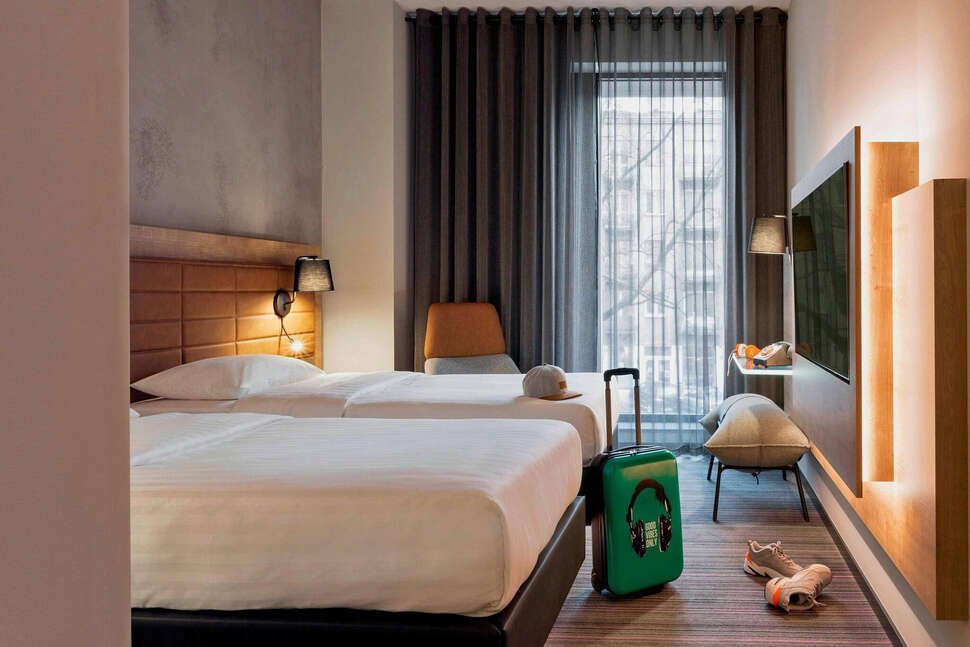 Moxy Warsaw Praga - Vlucht + hotel Warschau