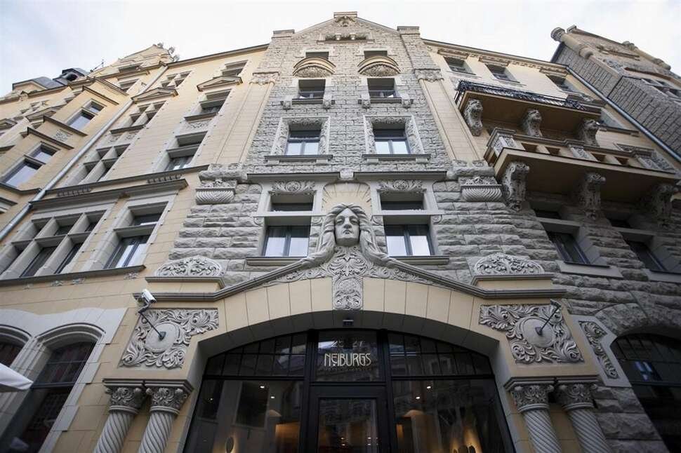 Neiburgs Apartementen - Vlucht + hotel Riga