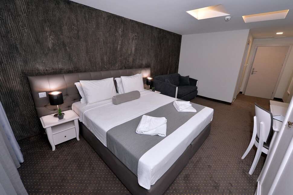 Alexandar II Hotel - Vlucht + hotel Skopje