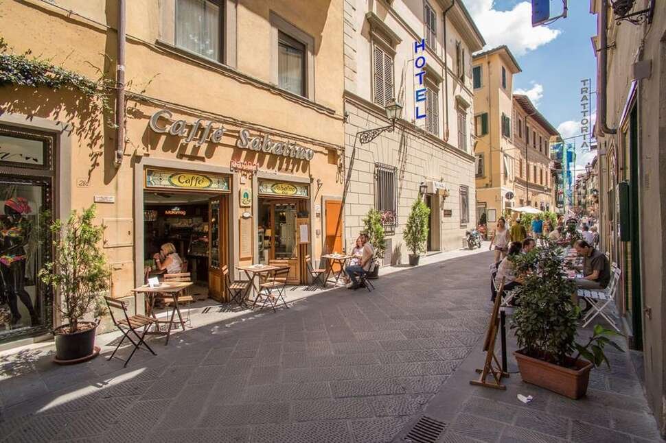 Hotel Nuova Italia - Vlucht + hotel Florence