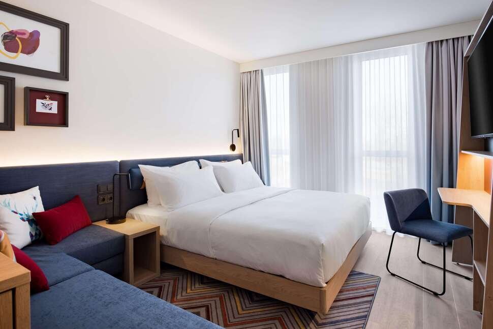Hampton by Hilton Riga Airport - Vlucht + hotel Riga