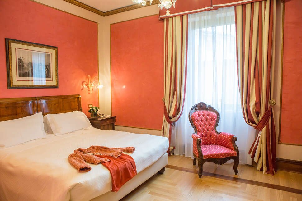 Due Torri Verona - Vlucht + hotel Verona