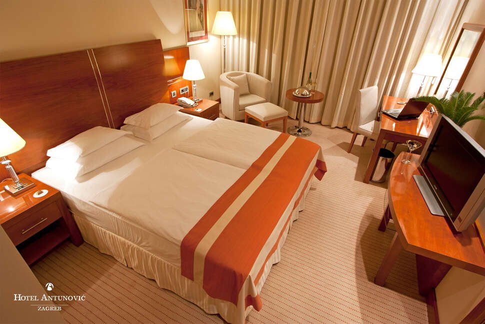 Hotel Antunovic - Vlucht + hotel Zagreb