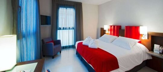 Ciutat De Girona - Vlucht + hotel Girona