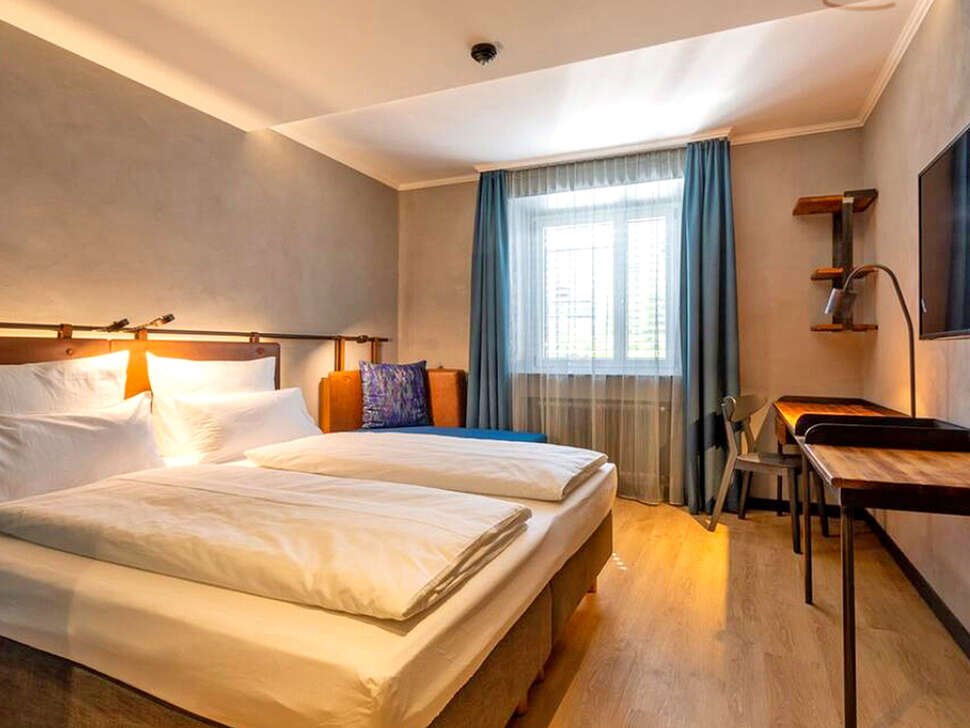 Unsold's Factory Hotel - Vlucht + hotel München