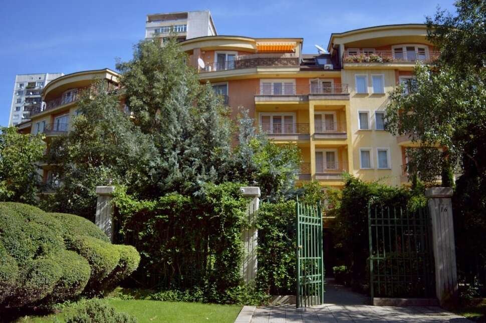 Aparthouse Borovo - Vlucht + hotel Sofia