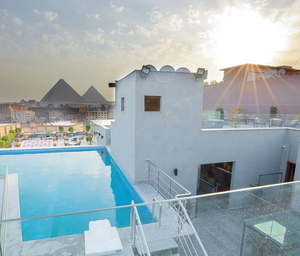 Pyramid Front Hotel - Vlucht + hotel Caïro