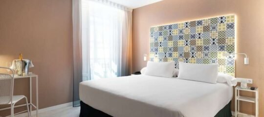 Axel Hotel Valencia - Vlucht + hotel Valencia